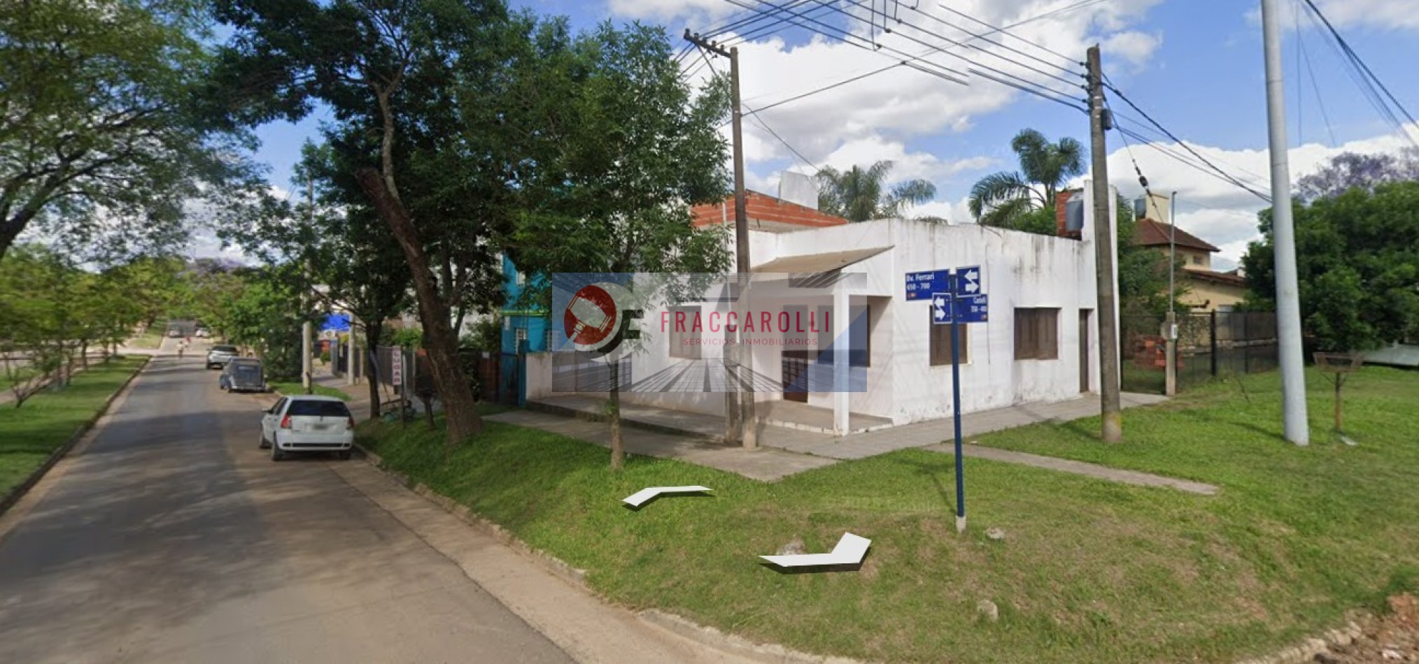 Casa de dos dormitorios en esquina, factibilidad de PERMUTA.