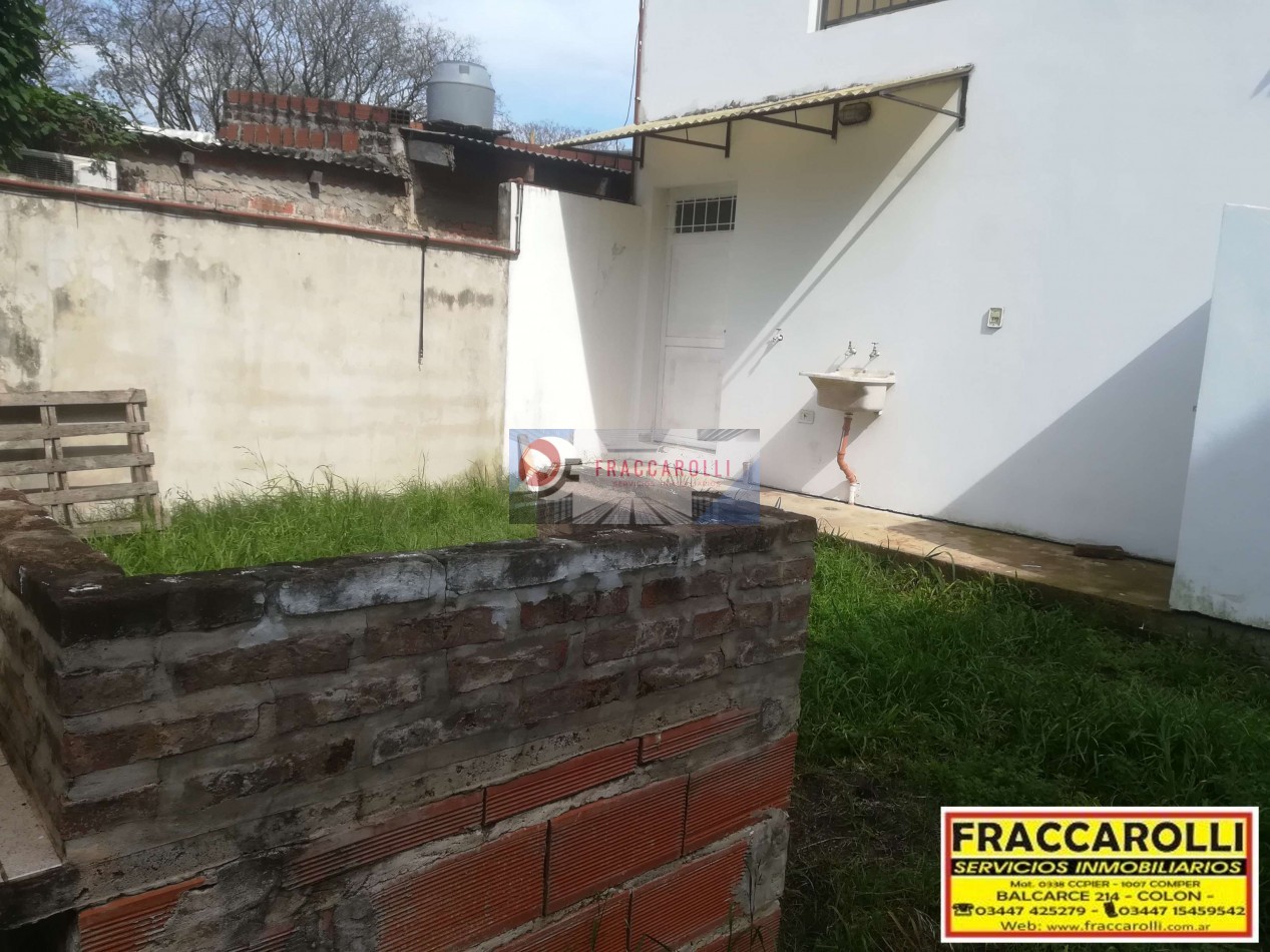CASA + 2 DPTOS + COCHERAS