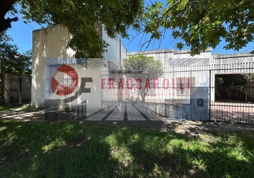 Casa con Dpto. sobre lote de 692m"