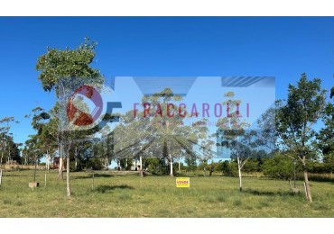 Lote con casa y pileta. Barrio San Juan I